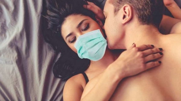 Coronavirus, il mercato del porno può aiutare